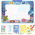 Tapete Mágico de Desenho com Água 100x80cm – Canetas Reutilizáveis e Moldes Educativos Montessori